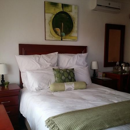 Alicia'S B&B Roodepoort Exterior foto
