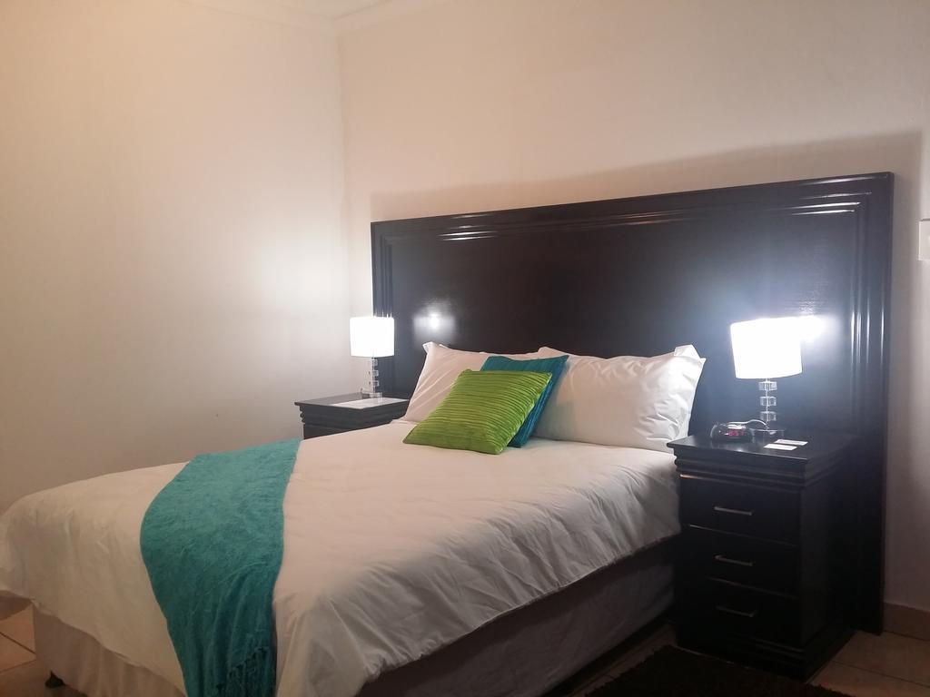 Alicia'S B&B Roodepoort Exterior foto