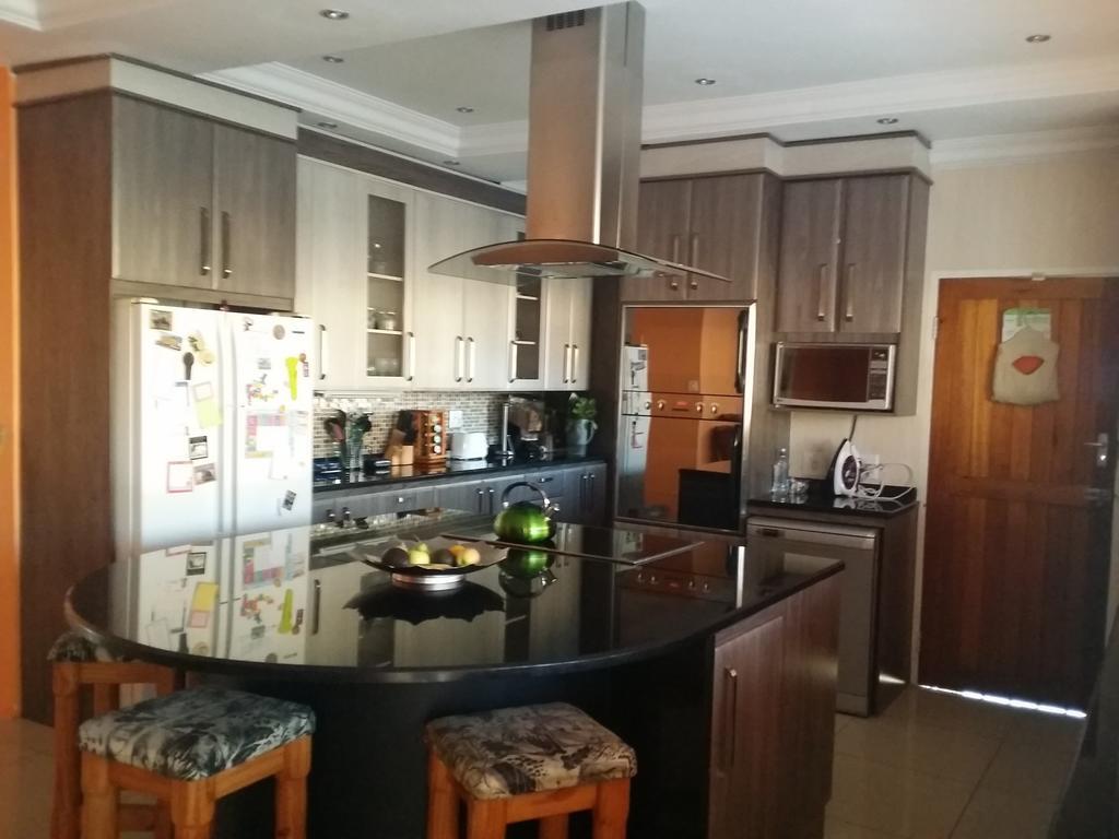 Alicia'S B&B Roodepoort Exterior foto